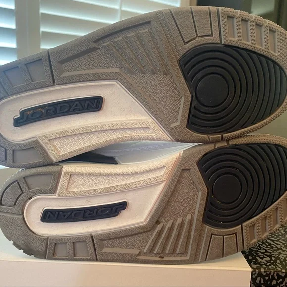 Nike - Picture 5 of 11